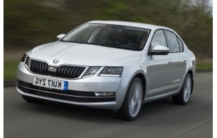 Tapetes de carro Skoda Octavia Hatchback (2017 - atualidade) Premium