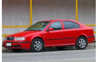Tapetes de borracha TPE para Skoda Octavia Hatch (2000 - 2004)