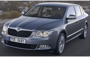 Tapetes Skoda Superb (2008 - 2015) personalizados a seu gosto