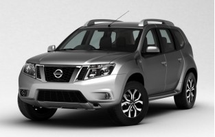 Tapetes bege Nissan Terrano